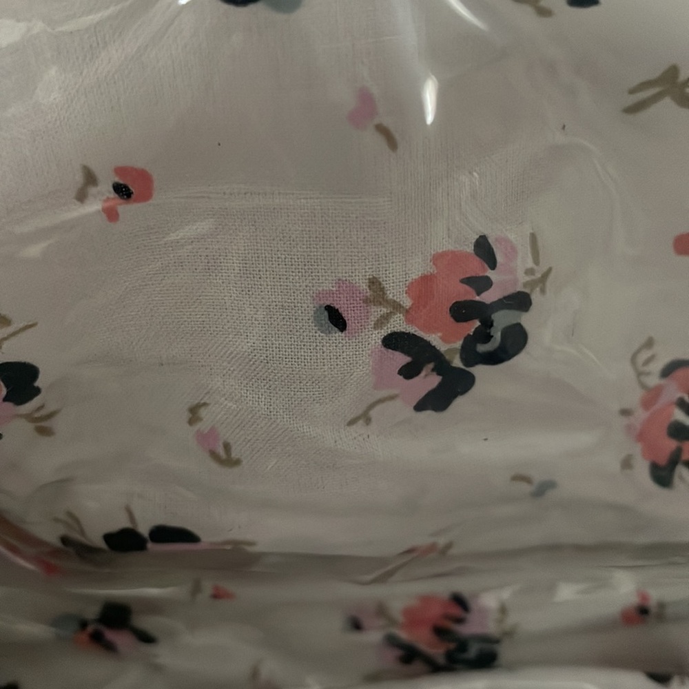 Vera Bradley floral cosmetic bag NWOT - Picture 4 of 4